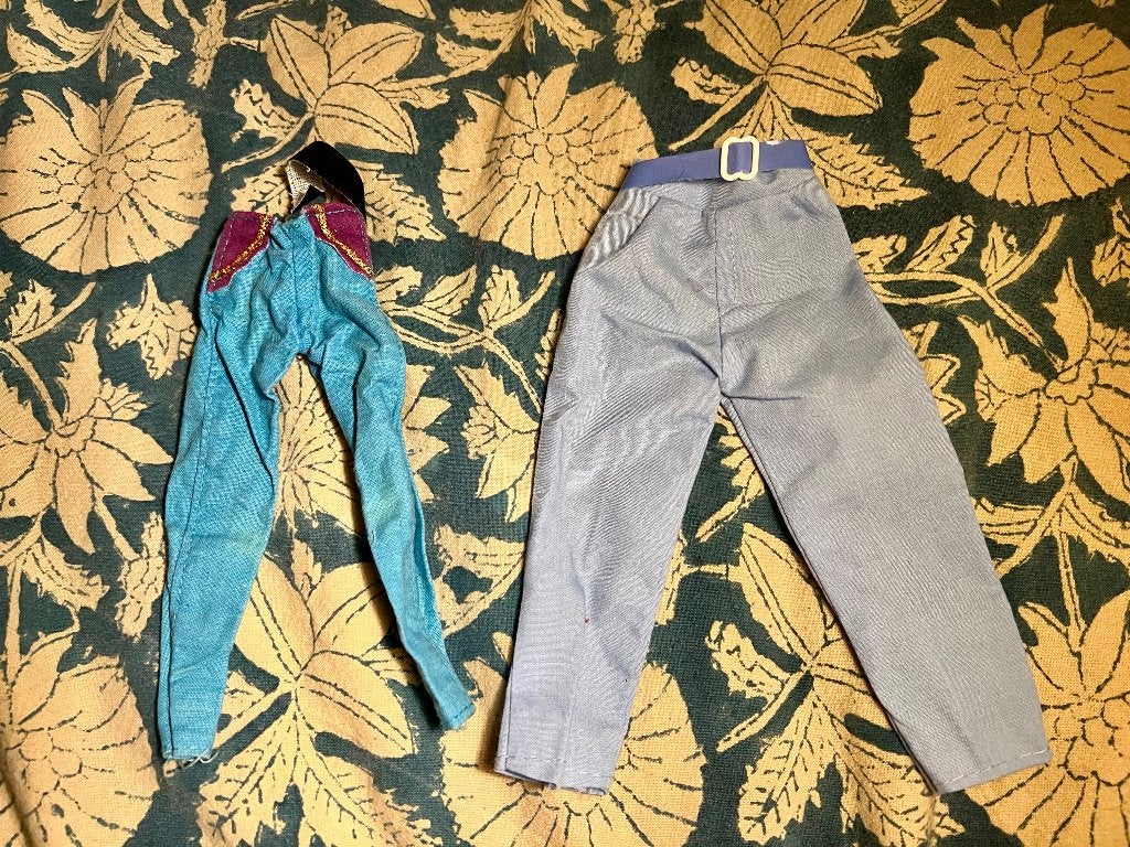 Vintage retro broek riem sindy fleur Ken Barbie barbiekleren, Ophalen of Verzenden, Zo goed als nieuw, Kleertjes
