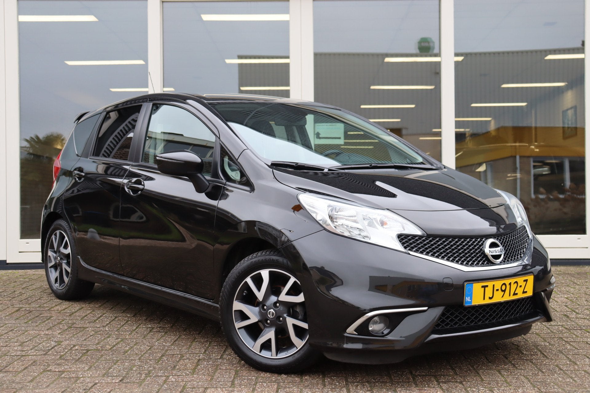 Nissan Note 1.2 DIG-S Acenta,*Gereviseerde Versnellingsbak*, Gebruikt, 1045 kg, Start-stop-systeem, 1198 cc