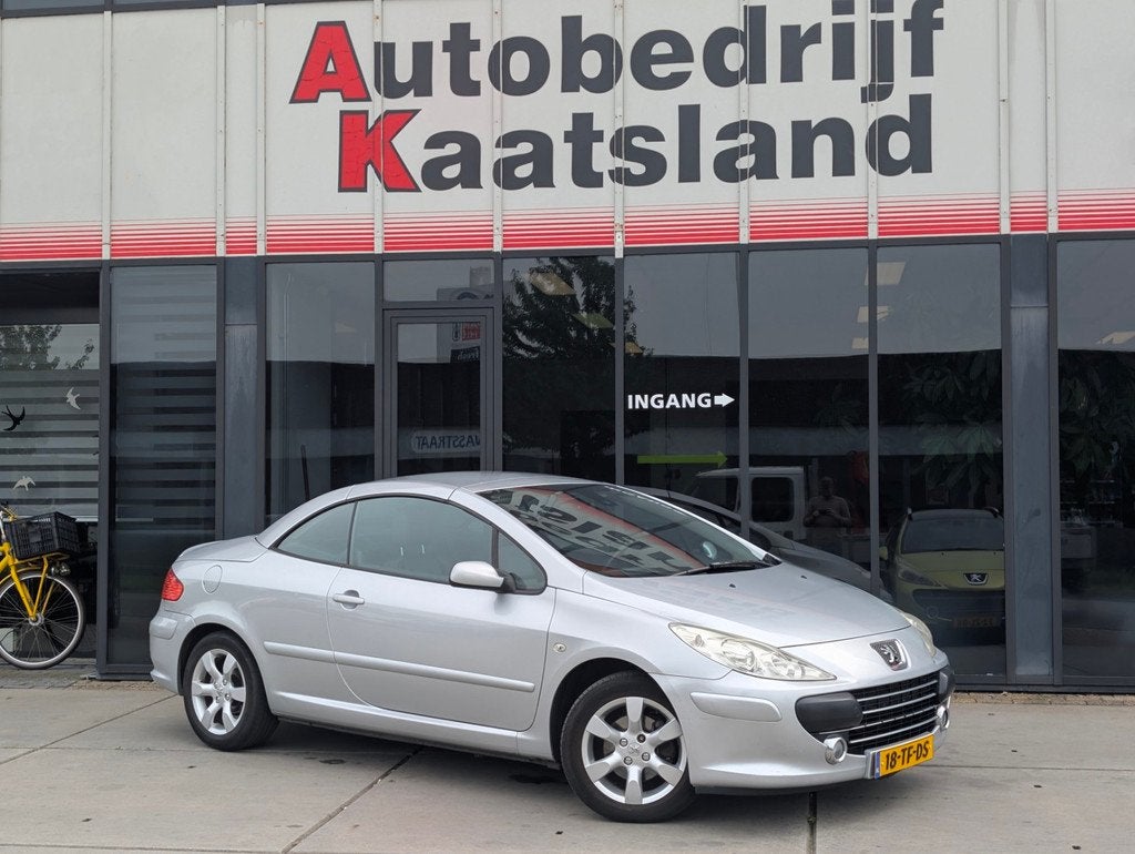 Peugeot 307 CC 1.6-16V - Leder - Cruise - Clima, Auto's, Peugeot, Gebruikt, Zwart, 4 cilinders, Cabriolet