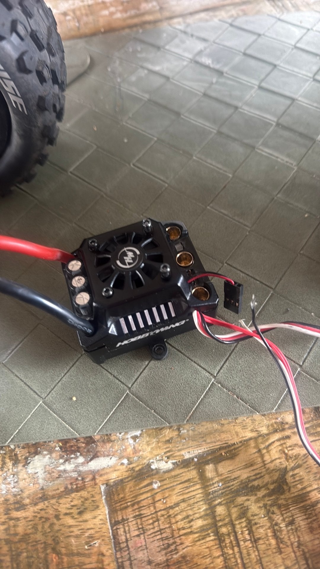 Hobbywing Ezrun Max8 ESC met schade, Elektro, Zo goed als nieuw, Hobbywing, Geen idee