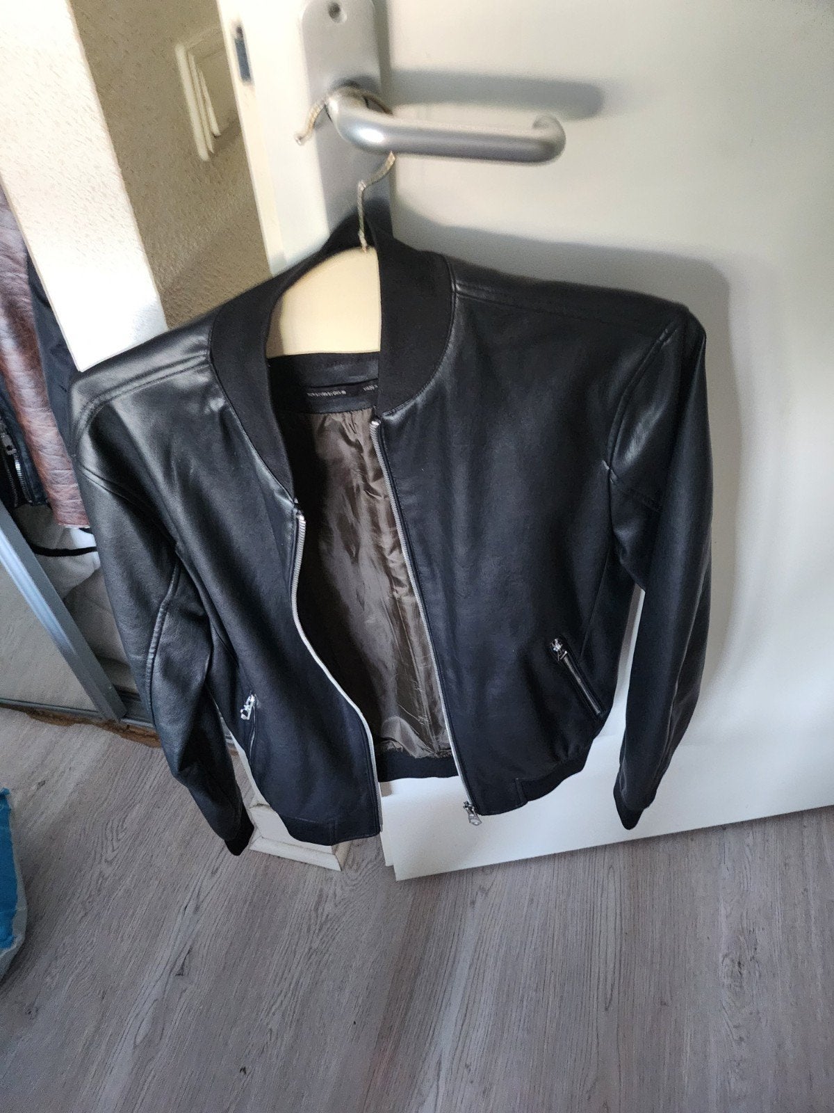 Zwarte Zara bomberjack - Zo goed als nieuw, Kleding | Dames, Jassen | Winter, Zo goed als nieuw, Maat 38/40 (M), Zwart, Ophalen of Verzenden
