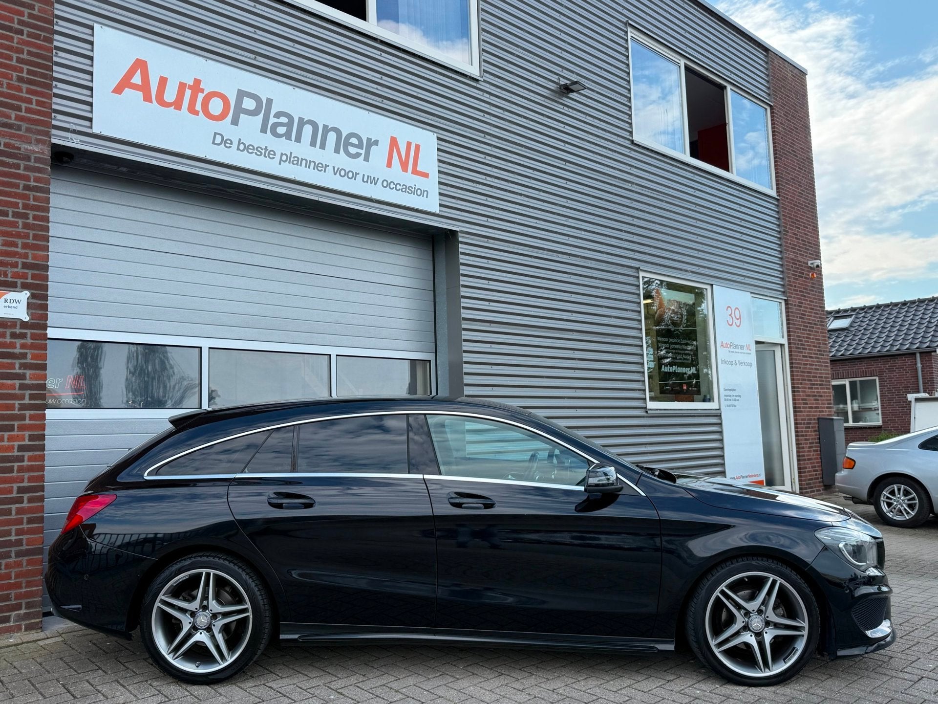 Mercedes-Benz CLA-klasse Shooting Brake 200 AMG Line! Xenon!, Gebruikt, 4 cilinders, Zwart, 155 pk