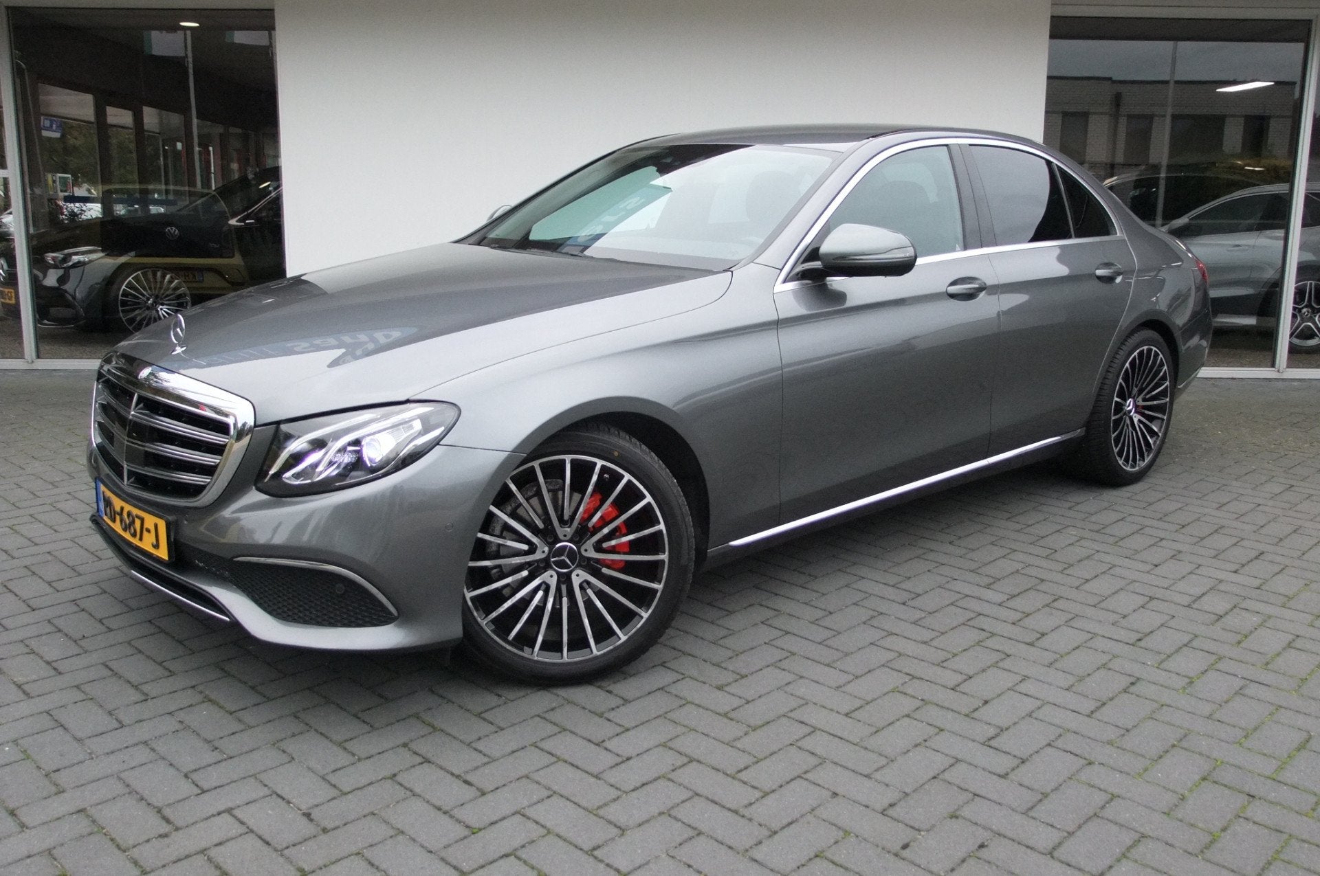 Mercedes-Benz E-Klasse 220 d Ambition / Camera / Dodehoek/ D, Automaat, Achterwielaandrijving, Gebruikt, 4 cilinders