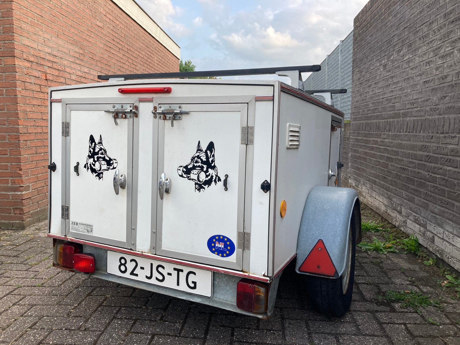 Aanhangwagen geschikt voor bagage en honden, Ophalen, Gebruikt