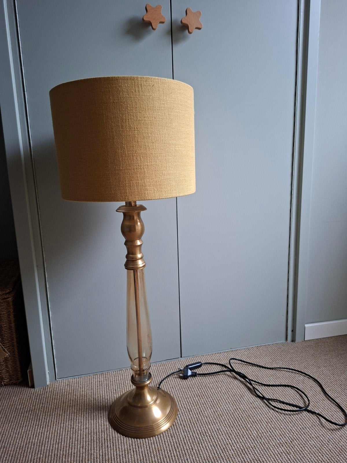 Hoge schemerlamp met okergele lampenkap, Ophalen, Gebruikt, Goud, Met kap