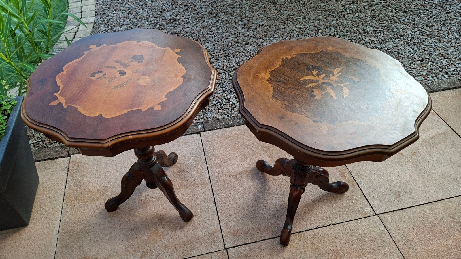 Vintage notenhouten wijn- of bijzettafeltjes met inlegwerk, Minder dan 55 cm, Klassiek, Rond, Hout