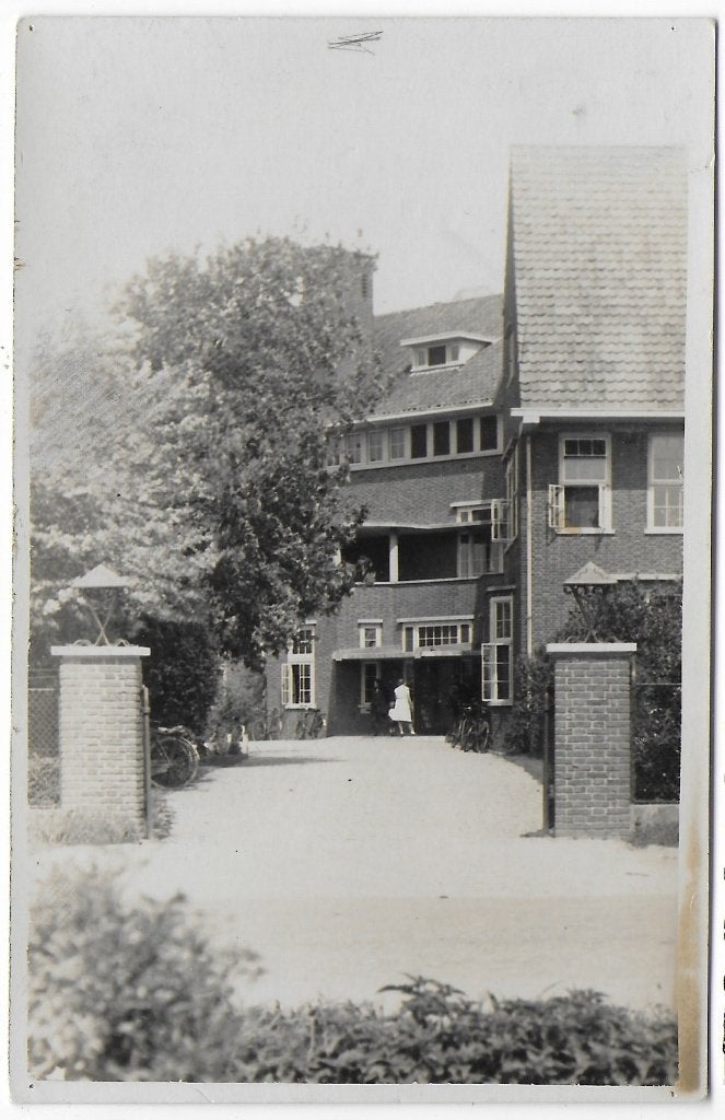 Dirksland Ingang ziekenhuis oude gelopen ansichtkaart B6511, Ophalen of Verzenden, Voor 1920, Gelopen