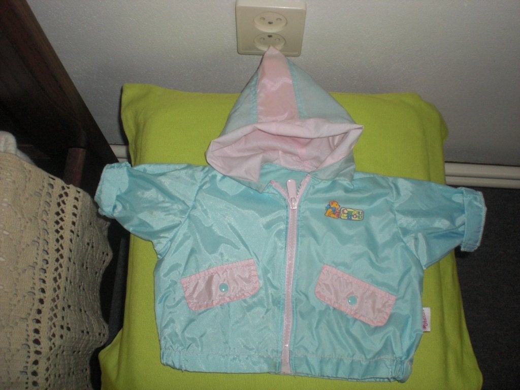 baby chou chou kleertjes €5 per foto, Kinderen en Baby's, Speelgoed | Poppen, Ophalen of Verzenden, Zo goed als nieuw, Babypop