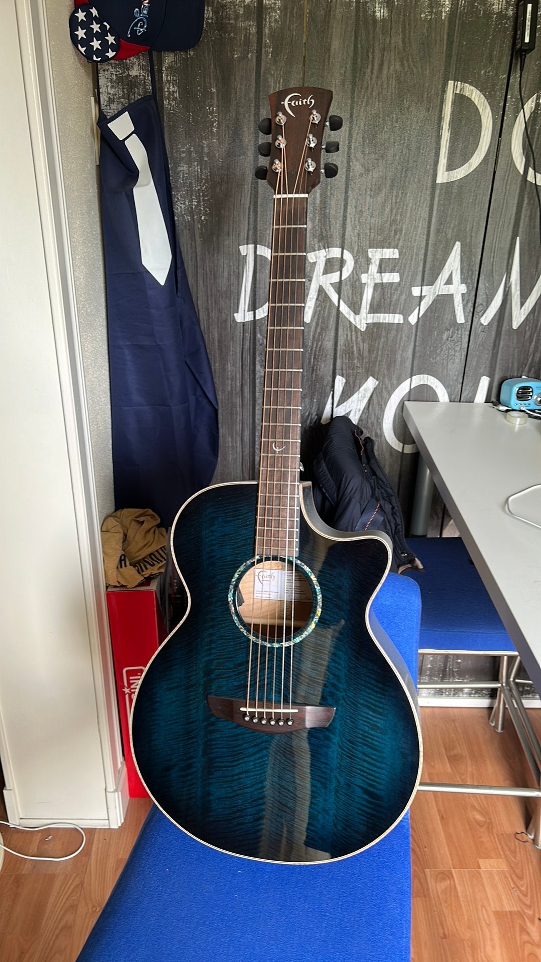 Faith Venus Blue Moon (semi akoestische gitaar), Muziek en Instrumenten, Ophalen, Zo goed als nieuw, Overige typen, Met koffer