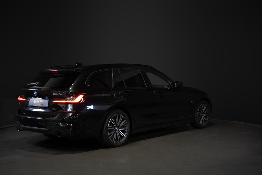 BMW 3-serie Touring 330e M-Sport | Pano | Trekhaak | 360 cam, Auto's, 1998 cc, Achterwielaandrijving, Gebruikt, Euro 6