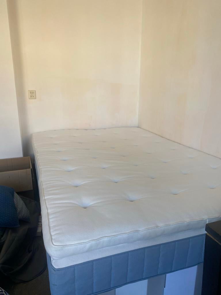 Gratis matras en bedstructuur 200x200cm, Gebruikt, Tweepersoons, Ophalen of Verzenden, Overige maten