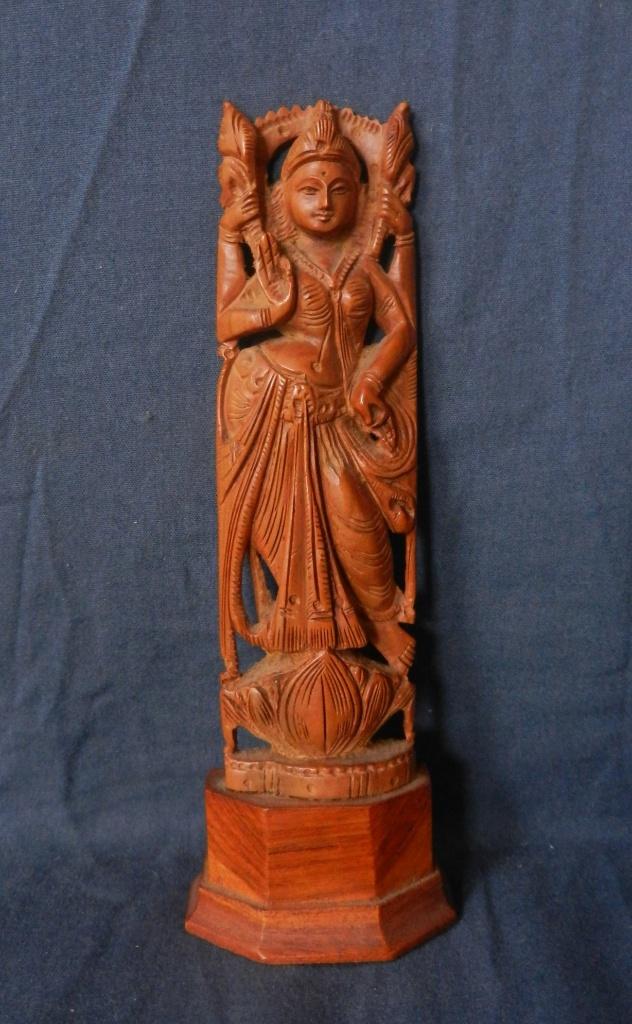 Houten sculptuur van een staande godin Bombay India h. 18,7, Antiek en Kunst, Minder dan 20 cm, Handgemaakt, Ophalen of Verzenden