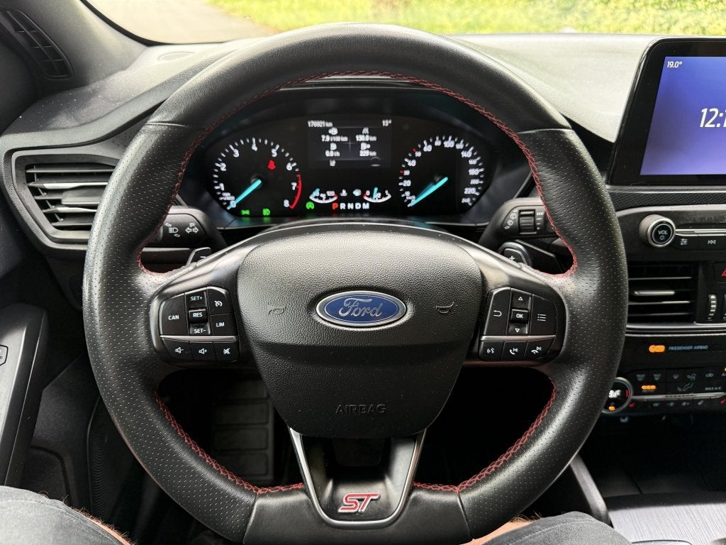 Foto 10 van Ford FOCUS Wagon 1.5 EcoBoost ST Line Business | trekhaak |