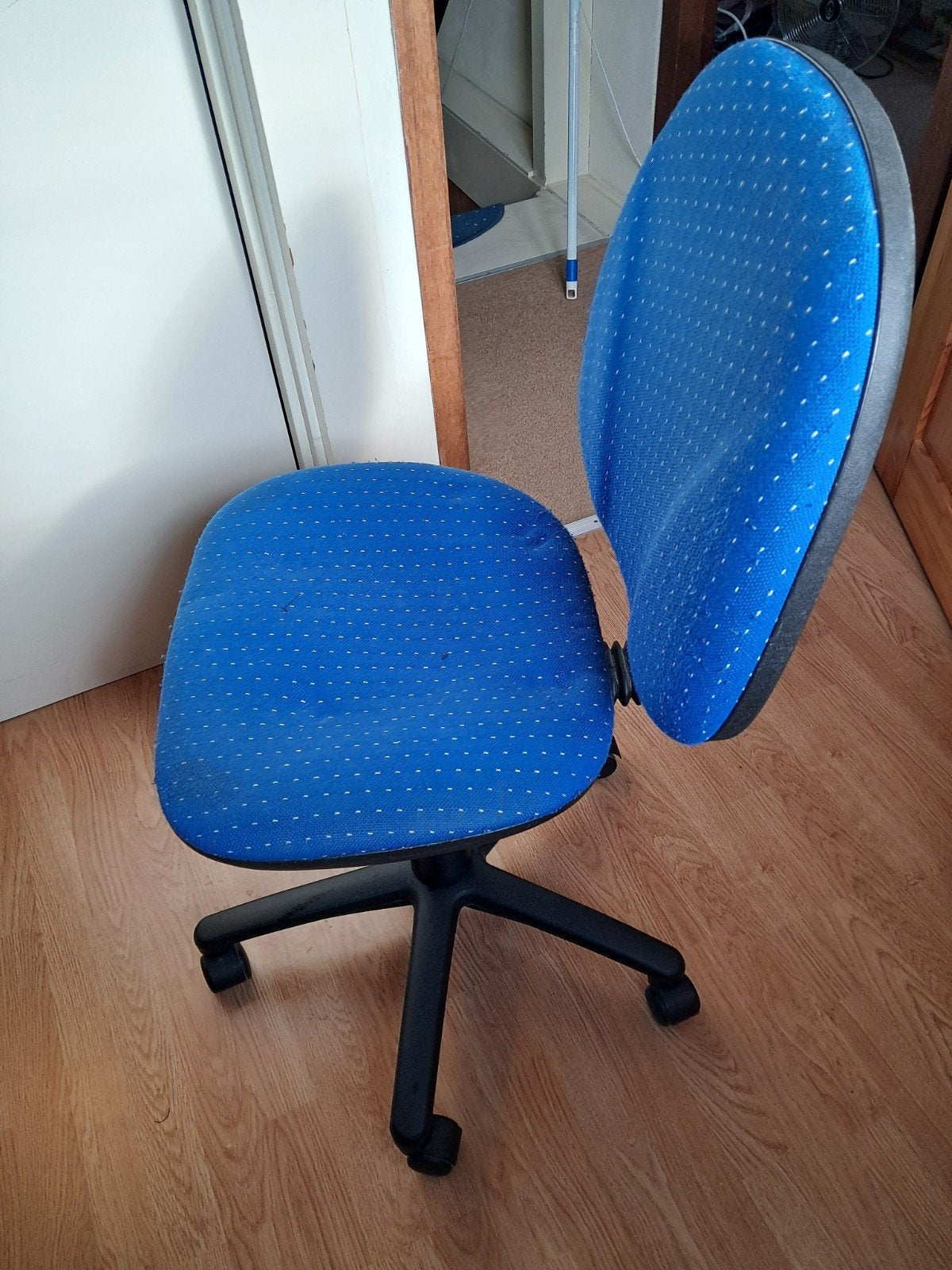 Te koop bureaustoel, Huis en Inrichting, Ophalen, Gebruikt, Blauw, Bureaustoel