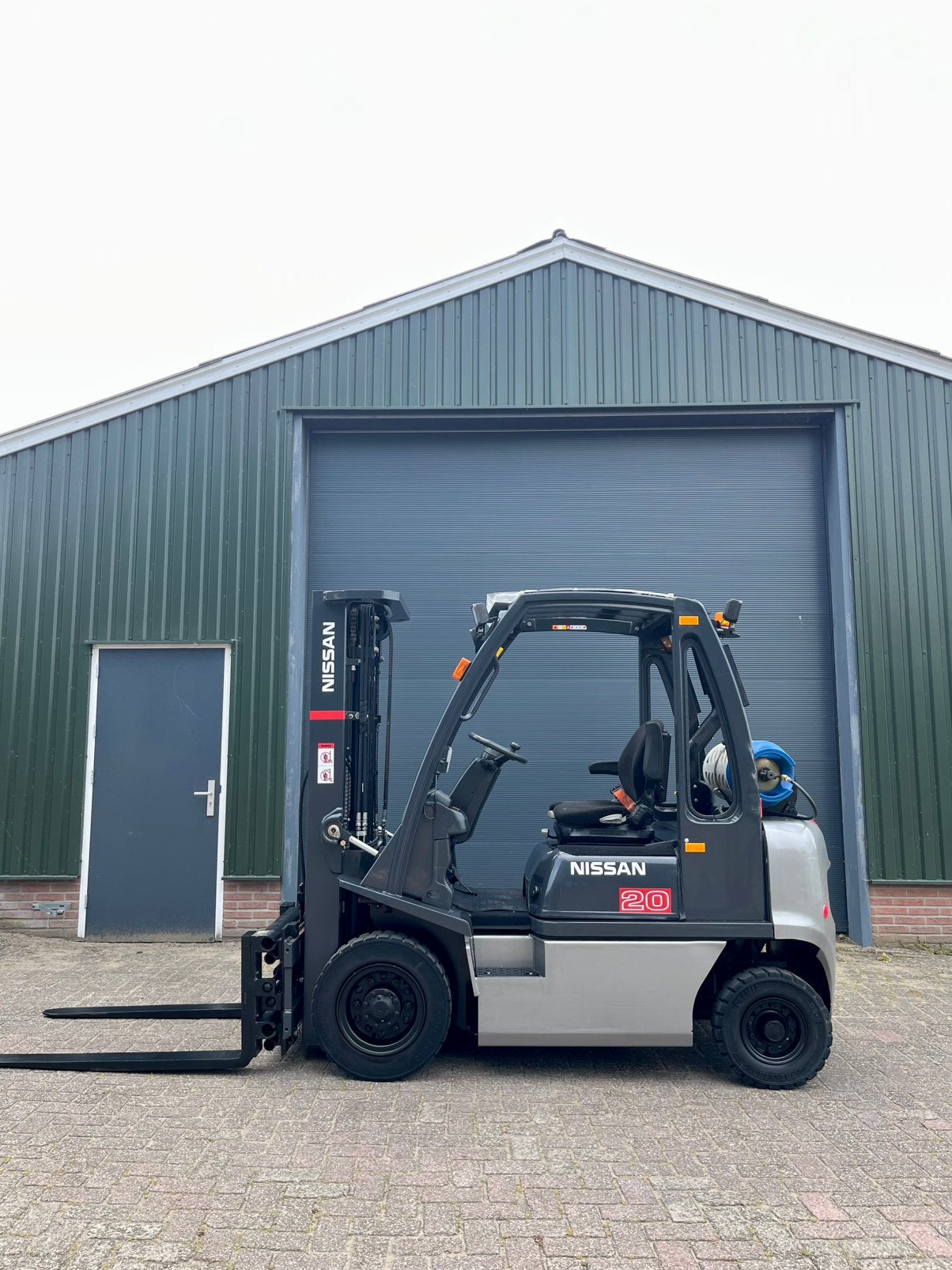 Nissan 2.0 LPG - vorkenversteller - freelift- bj 2020 - TOP!, Nissan, Nissan, Heftruck, Nissan