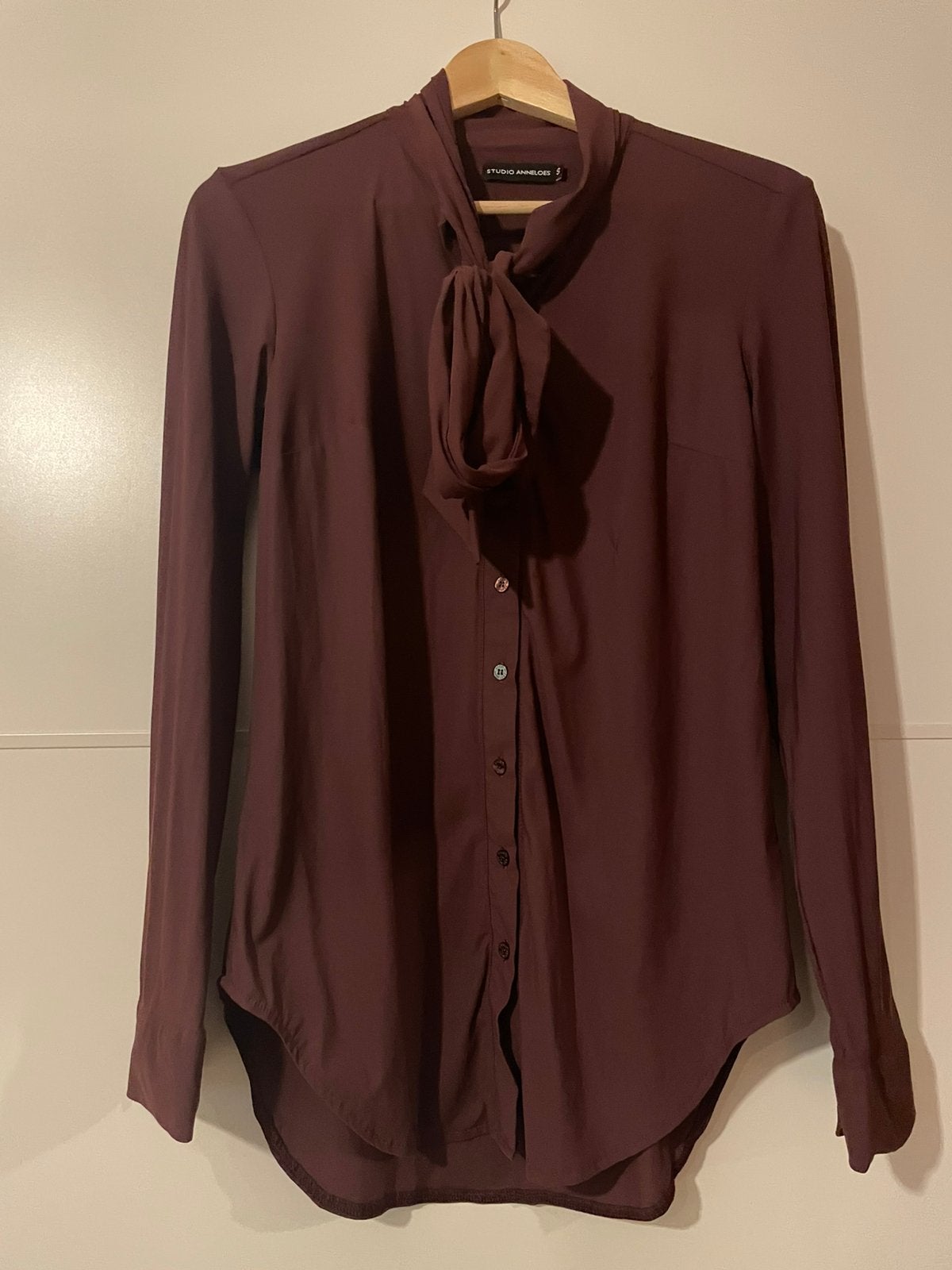 Studio anneloes strik blouse maat S bordeaux, Ophalen of Verzenden, Zo goed als nieuw, Maat 38/40 (M), Rood