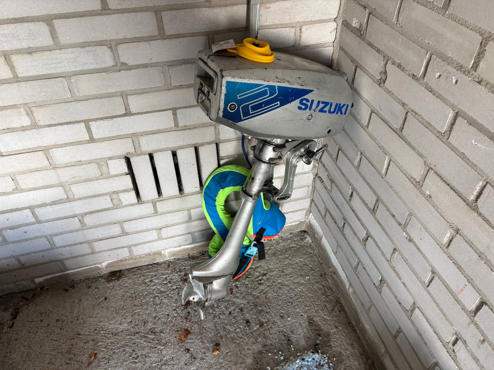 Lichtgewicht Buitenboordmotor Suzuki 2,5 pk, Watersport en Boten, Buiten- en Binnenboordmotoren, Ophalen, Gebruikt, Minder dan 5 pk