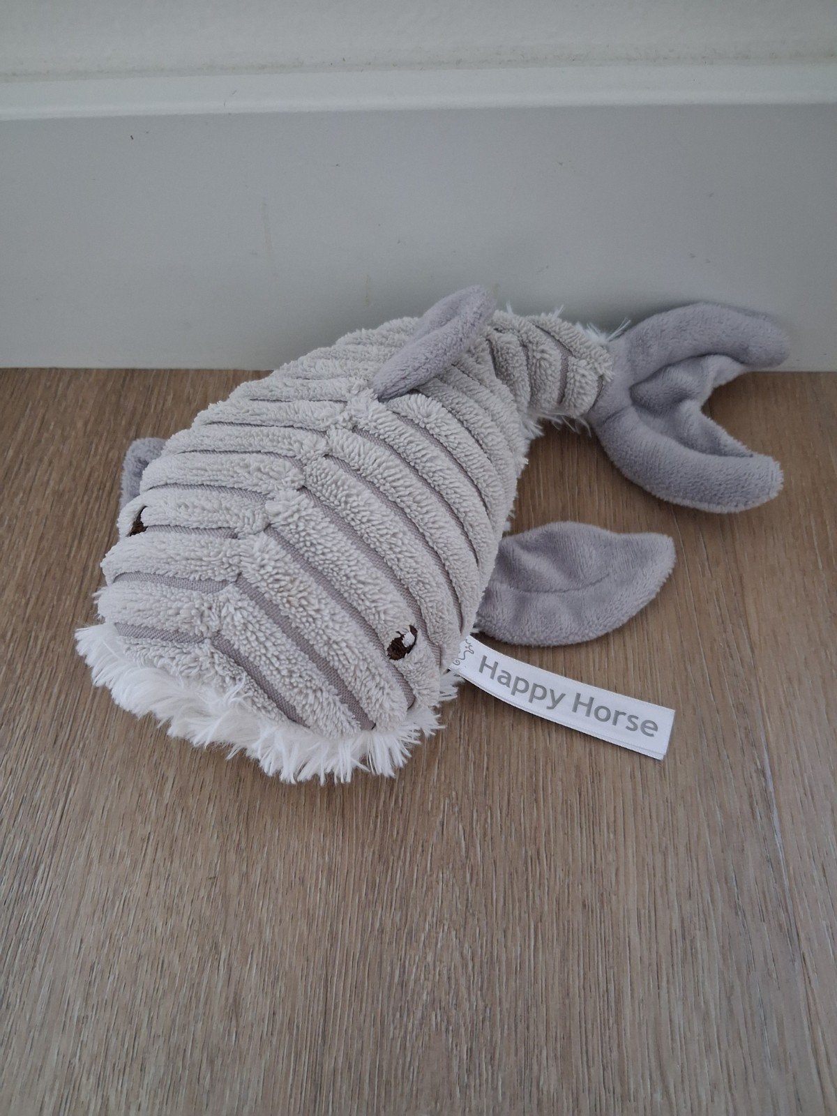 Knuffel haai walvis Waylon Happy Horse grijs corduroy L701, Ophalen of Verzenden, Zo goed als nieuw
