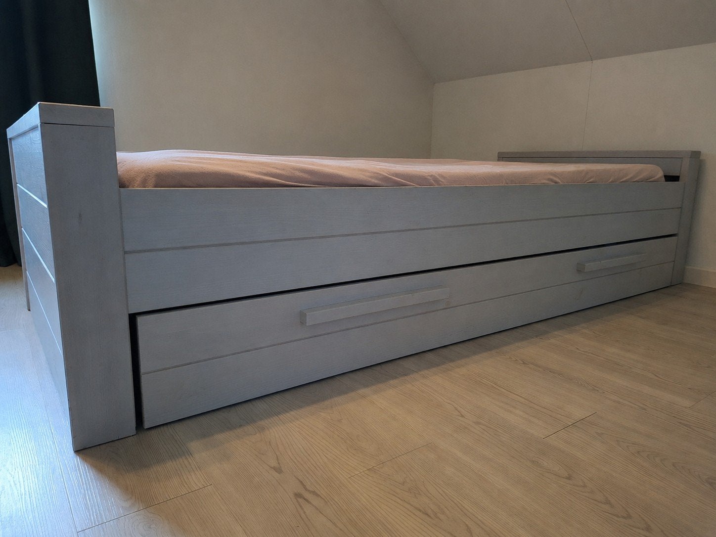 Bed van Woood "Dennis" met bedlade, 90-200 cm, kleur grijs, Huis en Inrichting, Ophalen, Gebruikt, 90 cm, Eenpersoons