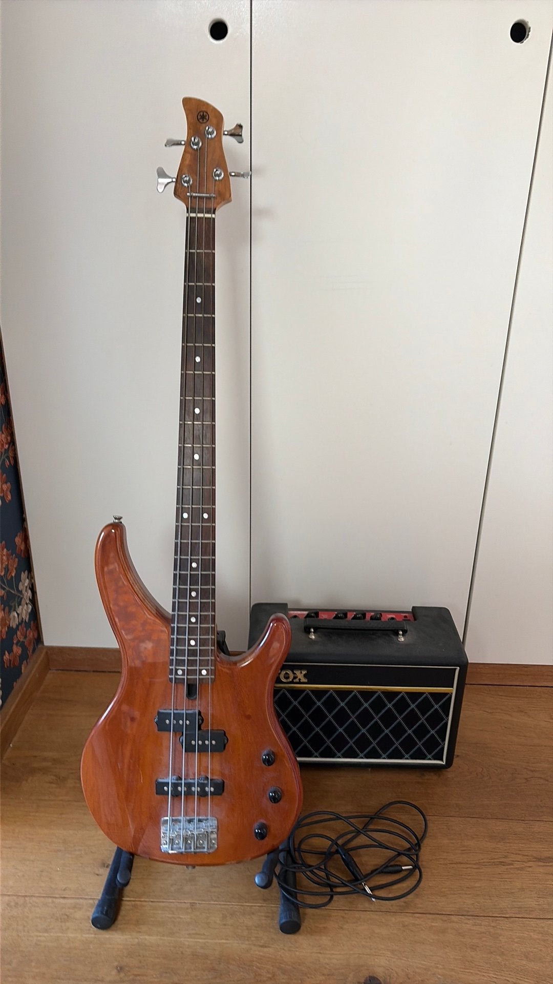 Elektrische yamaha basgitaar met versterker, Muziek en Instrumenten, Ophalen, Gebruikt, Elektrisch