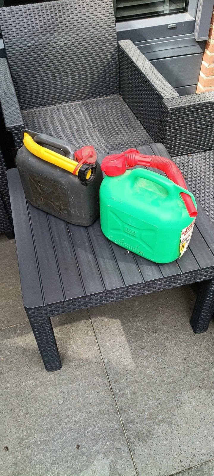 Benzine jerrycans (2 stuks), Ophalen of Verzenden