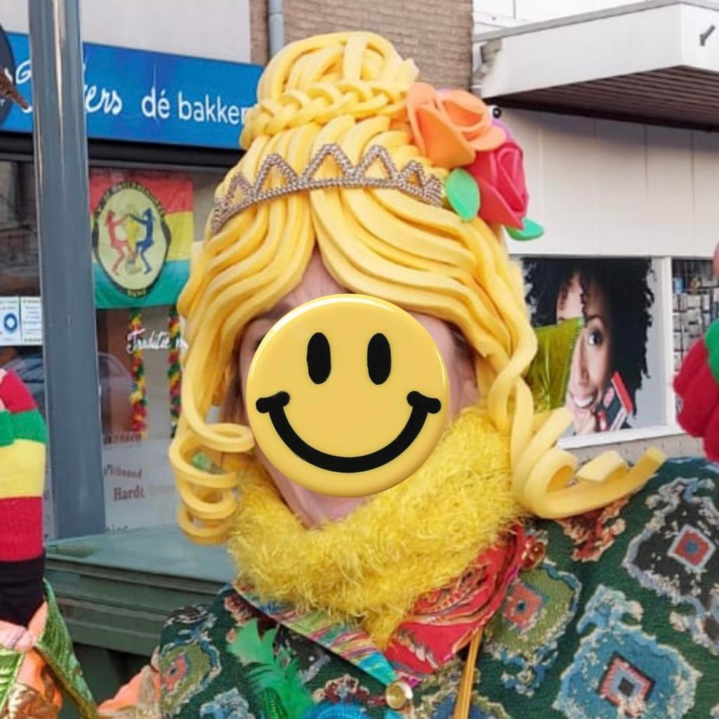 Schuim Pruik met Kroontje en Bloemen - Carnaval!, Carnaval, Maat 42/44 (L), Ophalen of Verzenden, Accessoires