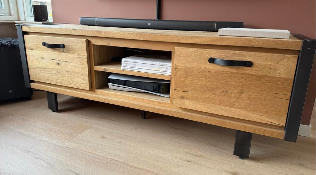Mooie TV meubel - 170x60x42 cm, Ophalen, 150 tot 200 cm, Eikenhout, Zo goed als nieuw
