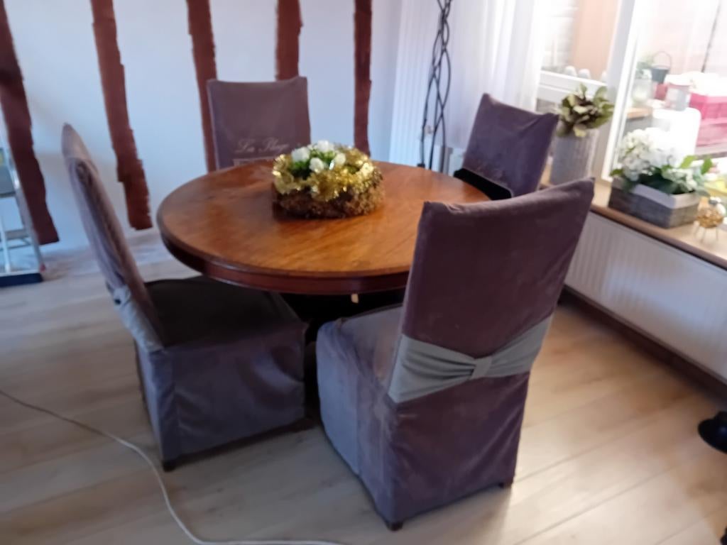 Exclusief Ronde houten eettafel met stoelen., Gebruikt, Klassiek, Ophalen of Verzenden, Vier personen