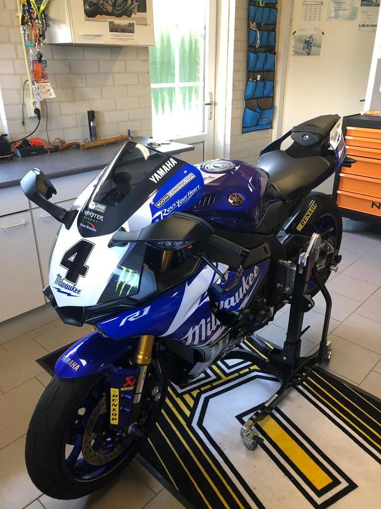 YAMAHA R1 YZF R1 RN49  2019 - Kenteken Circuit 10000km, 4 cilinders, Super Sport, Particulier, Meer dan 35 kW