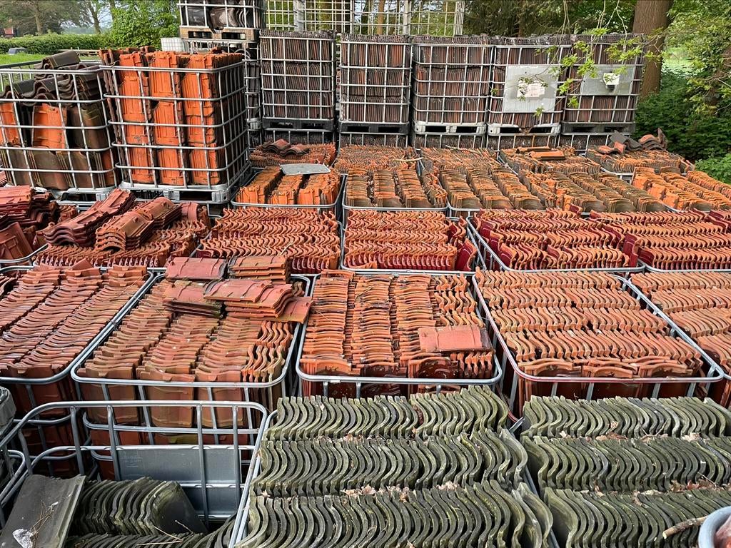 Grote voorraad gebruikte dakpannen nokvorst gevelpan nokpan, Gebruikt, Ophalen of Verzenden, 15 m² of meer, Dakpannen