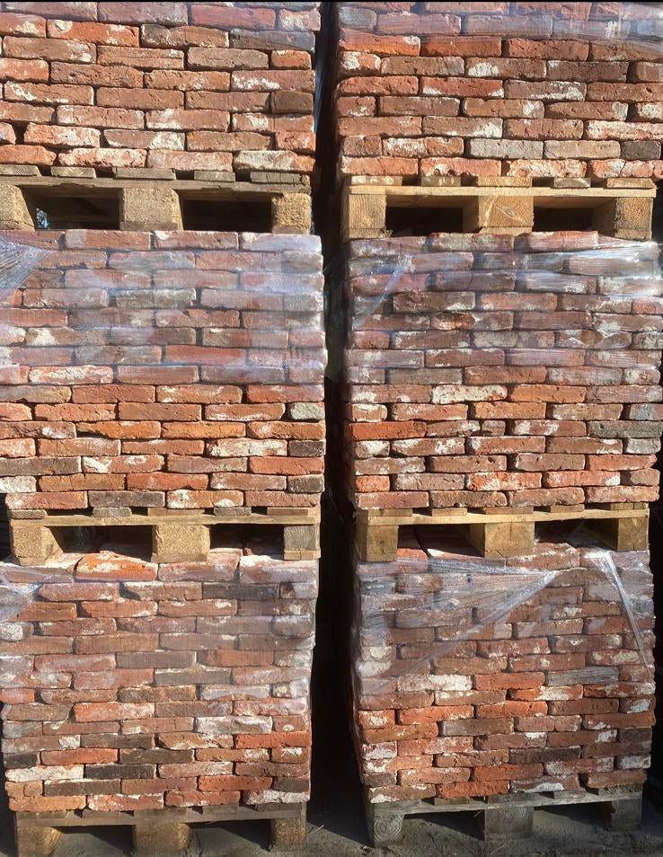 Antieke rood bruine Friese handvorm steen ca 21x4.5 100M2!, Ophalen of Verzenden, Zo goed als nieuw, Bakstenen