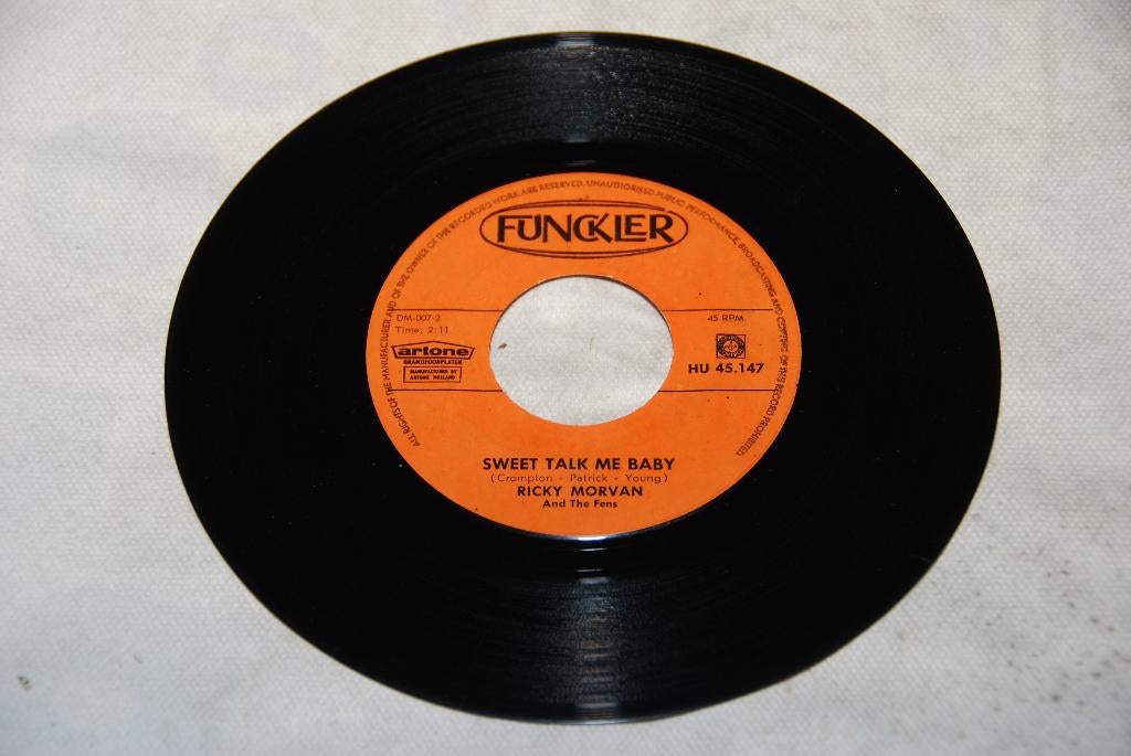 Ricky Morvan And The Fens – Lucille / Sweet Talk Me Baby 7”, Gebruikt, 7 inch, Single, Ophalen of Verzenden