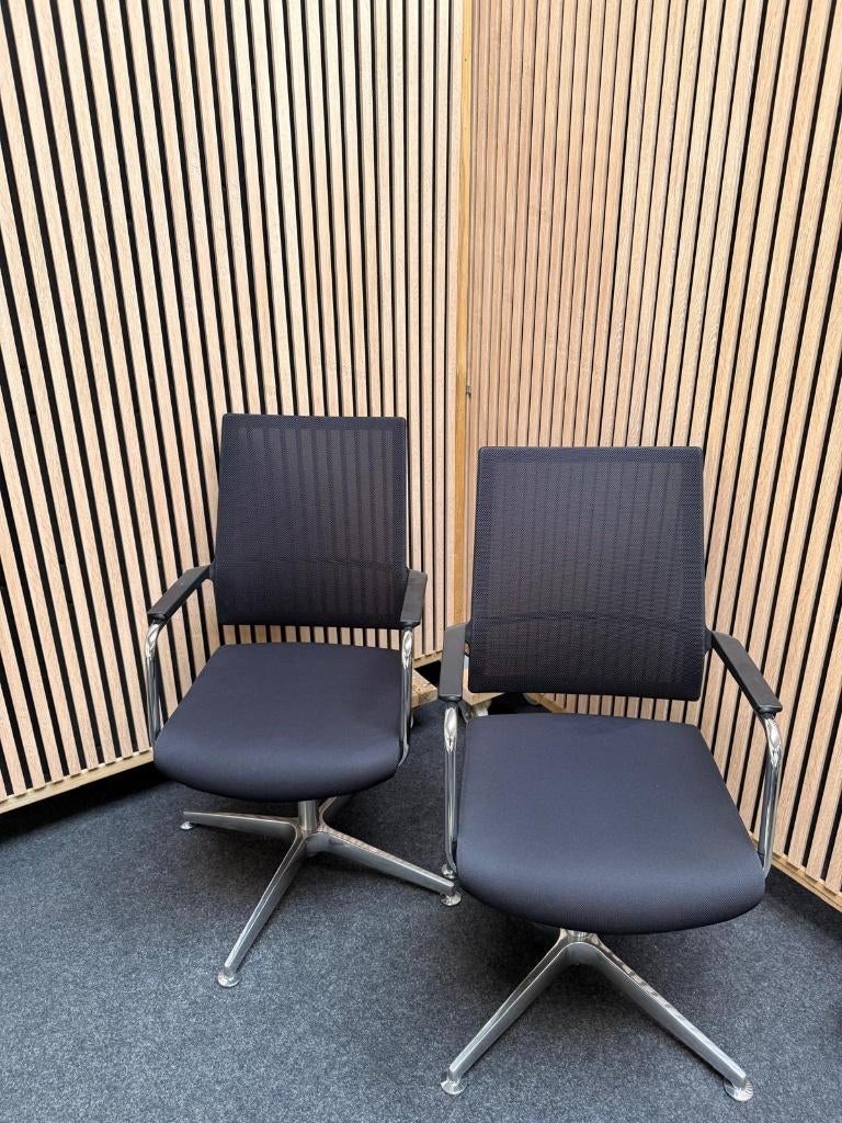 Tweedehands Köhl Anteo vergaderstoel, Huis en Inrichting, Stoelen, Gebruikt, Twee, Metaal, Stof, Zwart, Ophalen