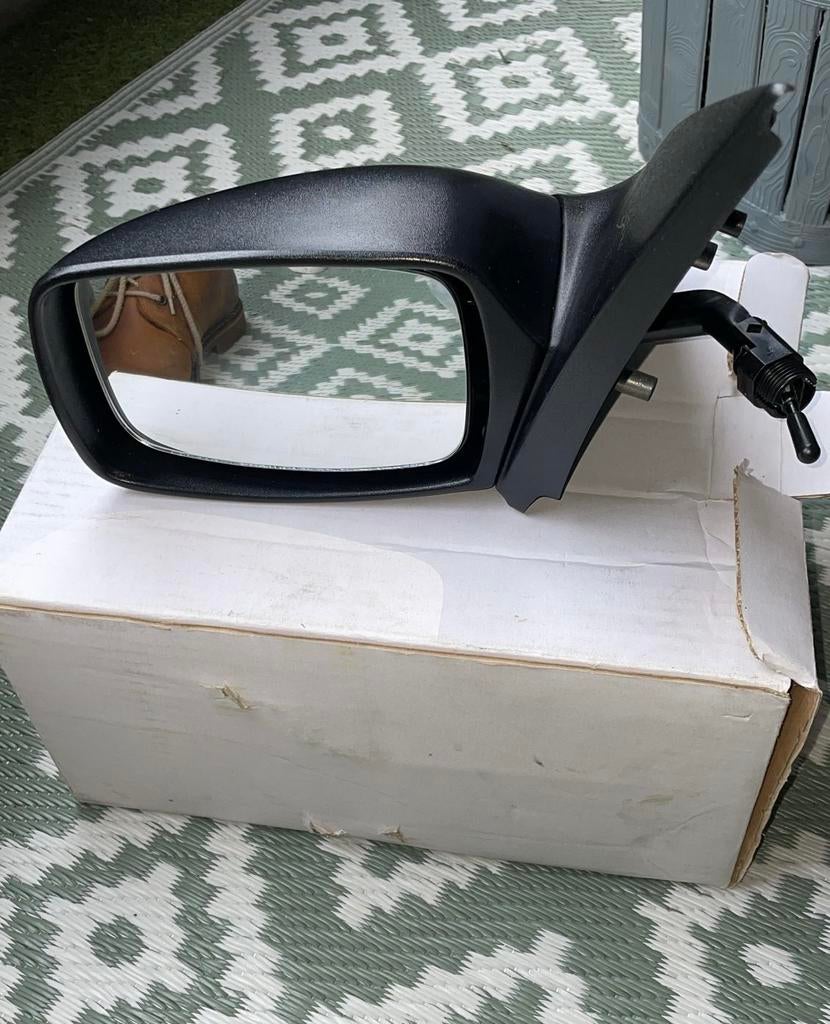 Nieuwe linker buitenspiegel ford fiesta mk3 1994/95 35 euro, Ophalen of Verzenden, Nieuw, Ford