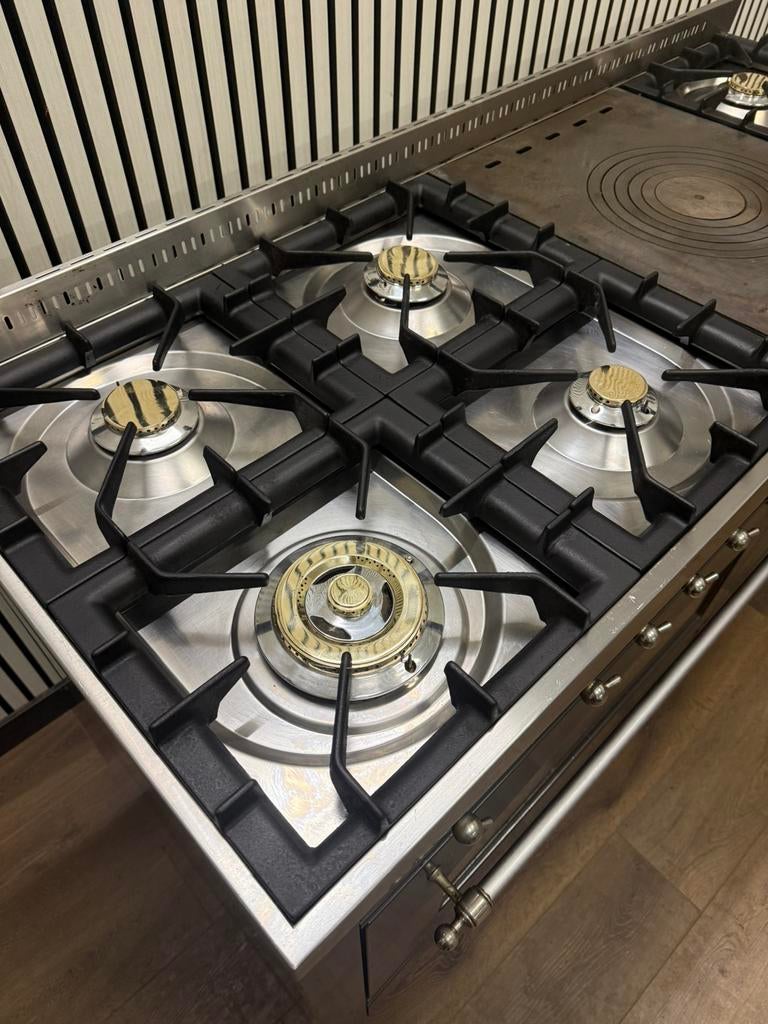 Luxe Boretti Fornuis 7 pits met coupe de feu 2 ovens 150 cm, Fornello Esperta, Ophalen of Verzenden, Zo goed als nieuw, Energieklasse A of zuiniger