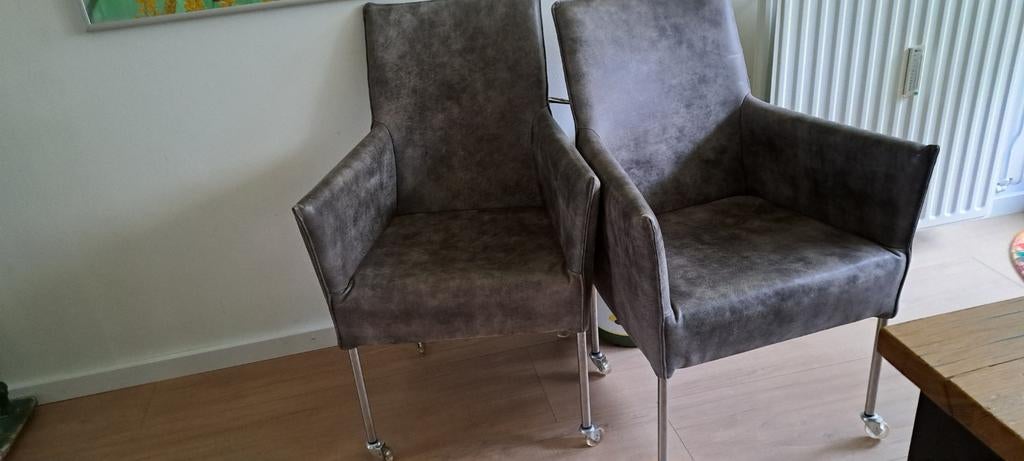 2 eettafelstoelen grijs/taupe echt leer. Prijs is per 2., Huis en Inrichting, Ophalen, Twee, Leer, Zo goed als nieuw