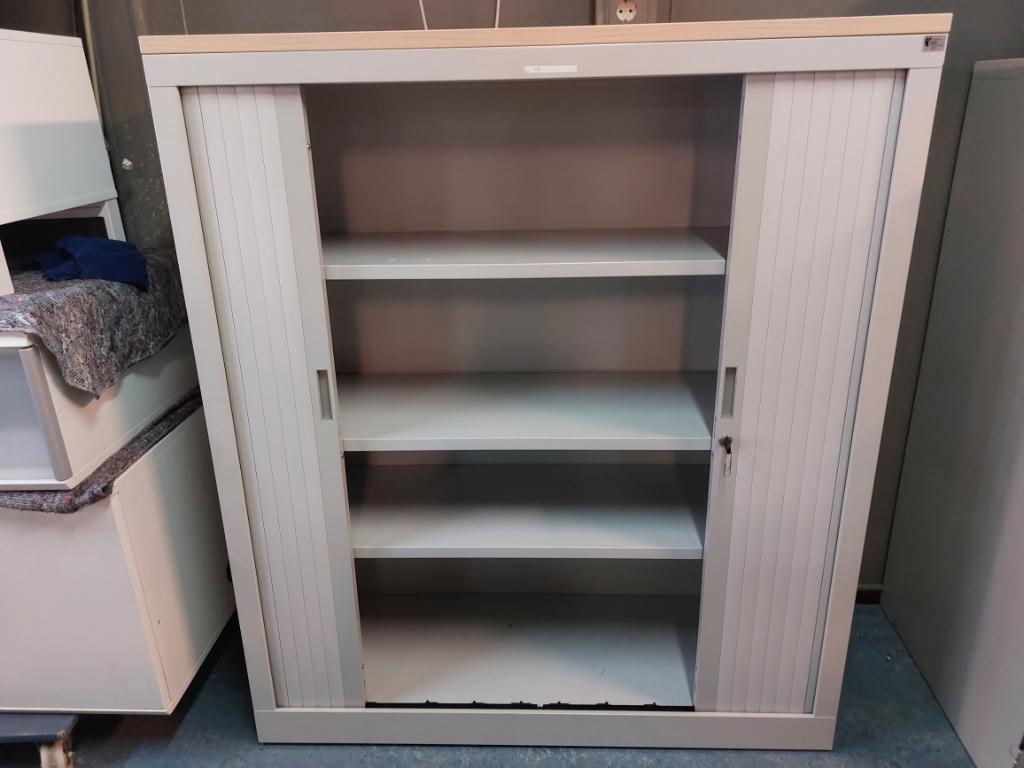 Archiefkast, roldeurkast, jaloeziekast, staal , lichtgrijs, Gebruikt, Overige houtsoorten, 100 tot 150 cm, 100 tot 150 cm