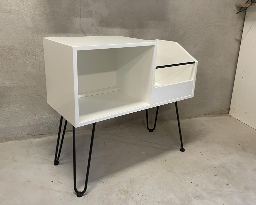 OUTLET - Wit platenmeubel voor LP vinyl en platenspeler, Overige materialen, Modern Retro vintage platenmeubel, Ophalen of Verzenden