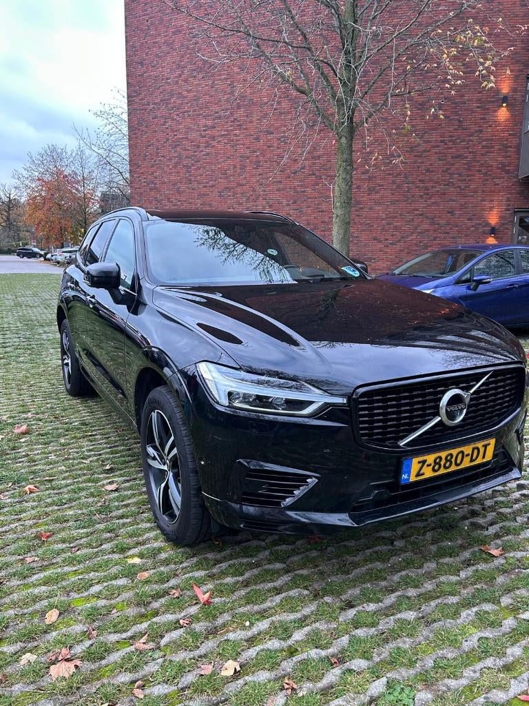 Volvo XC60 T6 Twin Engine 340pk Geartronic AWD 2020 Zwart, Auto's, Volvo, Automaat, Parkeerassistent, Zwart, 1969 cc