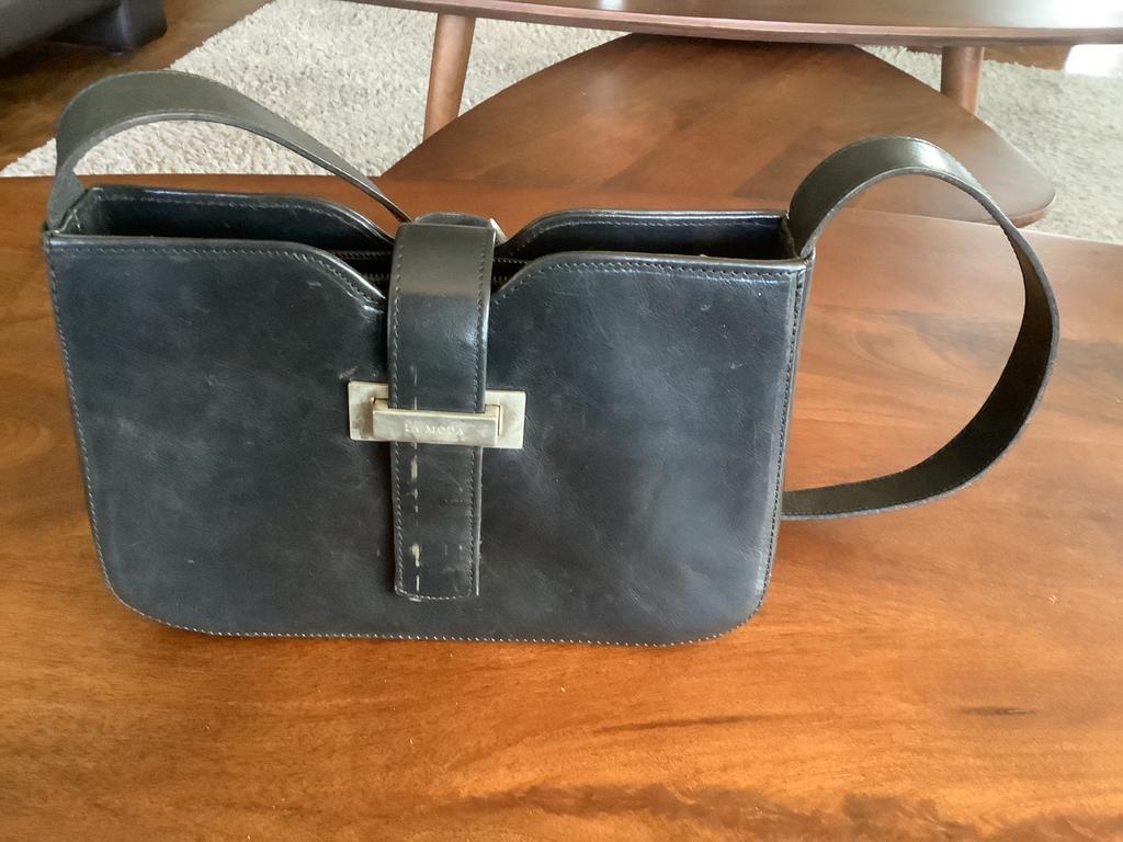 La Moda leren handtas met schouderband, Sieraden, Tassen en Uiterlijk, Tassen | Damestassen, Ophalen of Verzenden, Gebruikt, Zwart