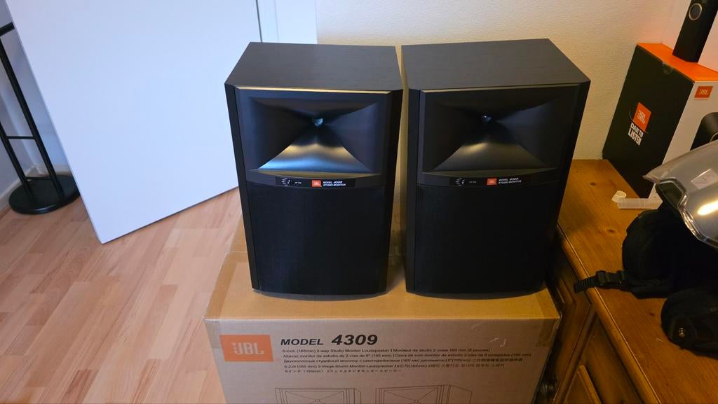 JBL 4309 studio monitoren zwart / Incl Doos & Accessoires, Audio, Tv en Foto, Luidsprekers, JBL, Ophalen of Verzenden, Zo goed als nieuw