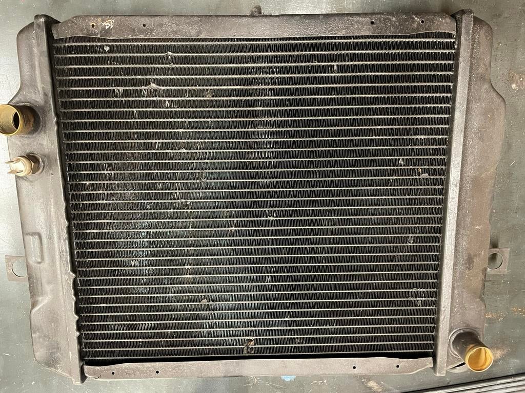 Volvo 140 radiator, Ophalen of Verzenden, Volvo