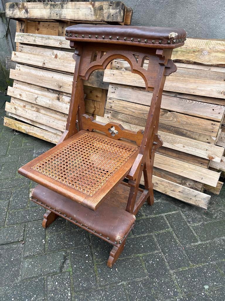 Antiek bidstoeltje met rieten zitting, Ophalen