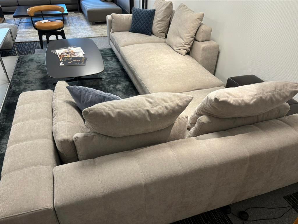 Minotti Freeman modulaire hoek (bank) in stof lichtgrijs, Ophalen of Verzenden, Zo goed als nieuw, Vierpersoons of meer, Stof