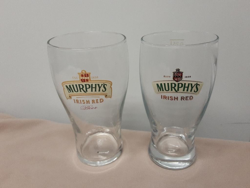 MURPHY S irish red glazen, 2 stuks, 2 verschillende logos, Verzamelen, Ophalen of Verzenden, Zo goed als nieuw, Bierglas