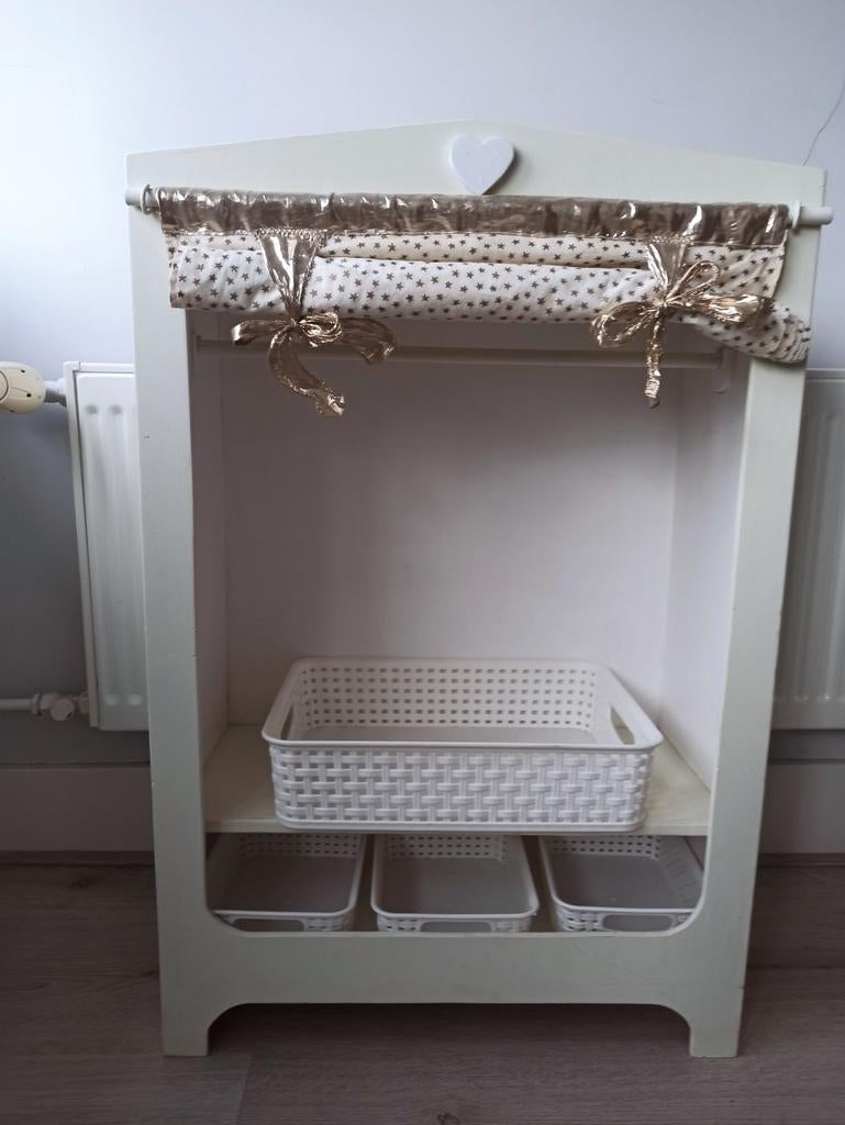 Handgemaakt poppen kledingkastje, Kinderen en Baby's, Speelgoed | Poppen, Zo goed als nieuw, Ophalen of Verzenden