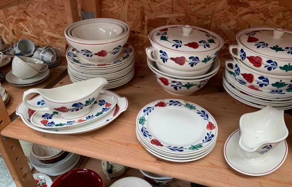Servies groot Petrus Regout en Boch boerenbont servies., Ophalen of Verzenden