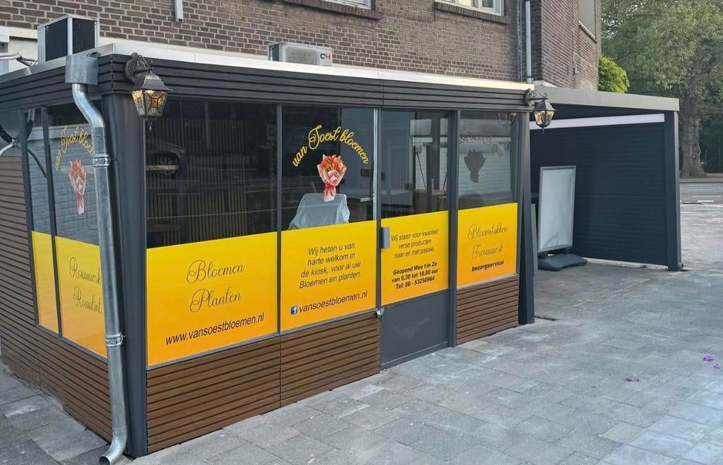 Bloemenkiosk in hartje utrecht aan julianapark te koop