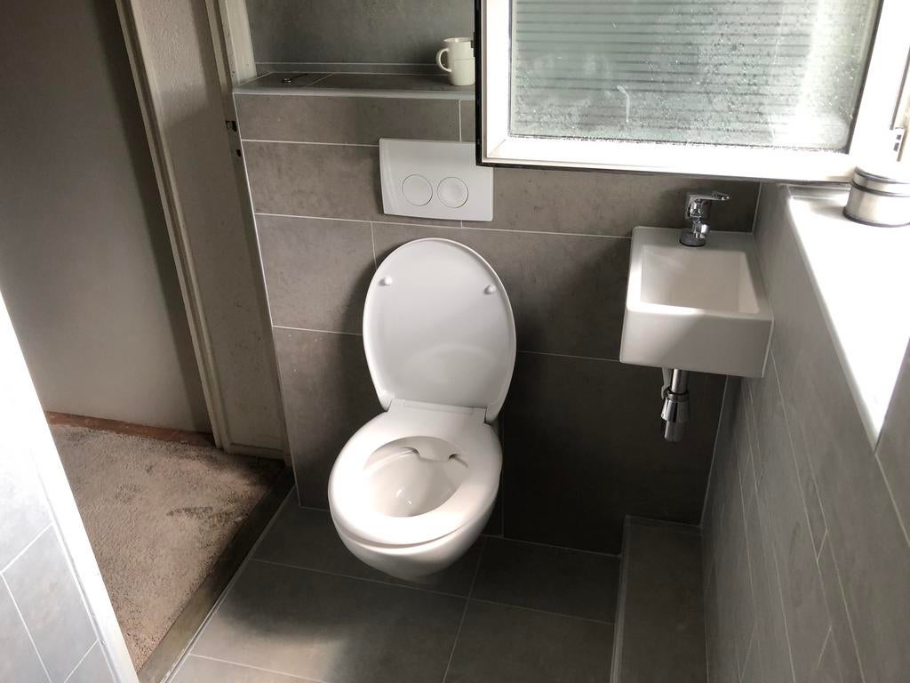 Foto 6 van Berghuis Renovatie; badkamers, toiletten, schilderwerk etc