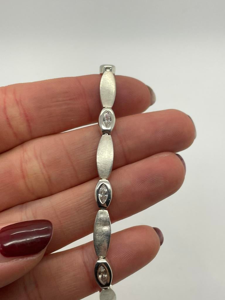 C421 Prachtige zilveren modernist armband gematteerd, Sieraden, Tassen en Uiterlijk, Ophalen of Verzenden, X, Zilver, X